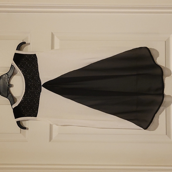 White Kim &Cami tank size small - Picture 2 of 4